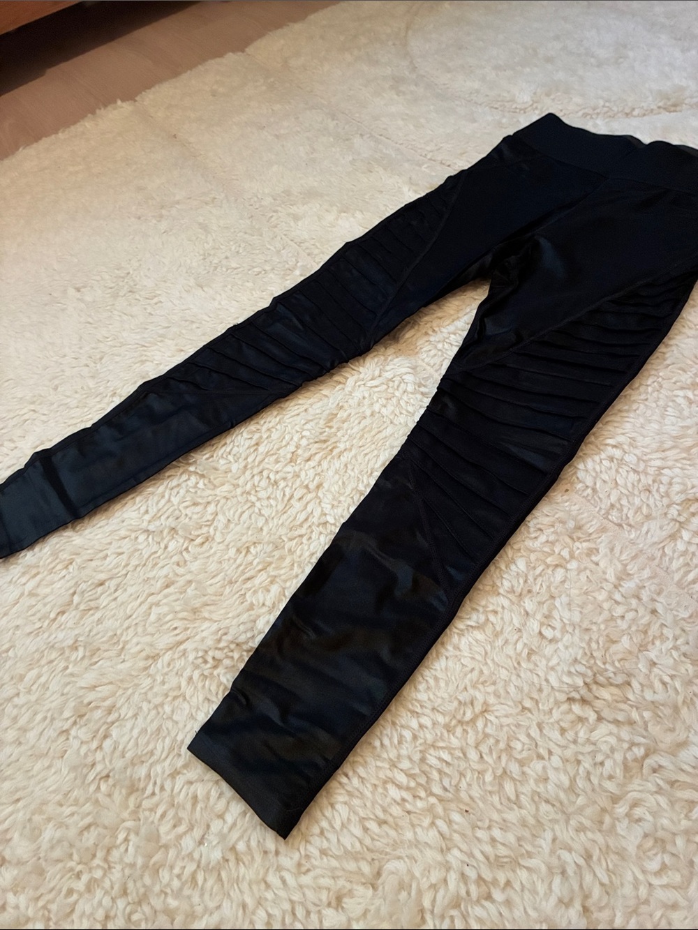 Carbon38 Black Moto Ribbed Leggings